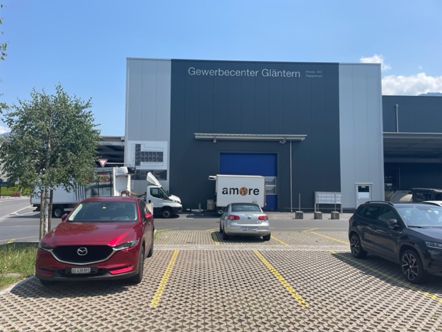 images/inhaltsbilder/glaentern-center-impressionen/2neubau-gewerbehallen-glaentern-an-der-gewerbestrasse-in-reichenburg.jpg