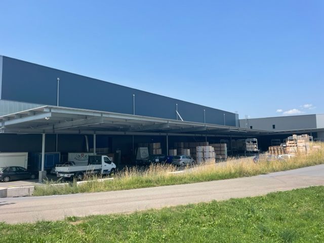 images/inhaltsbilder/glaentern-center-impressionen/4neubau-gewerbehallen-glaentern-an-der-gewerbestrasse-in-reichenburg.jpg