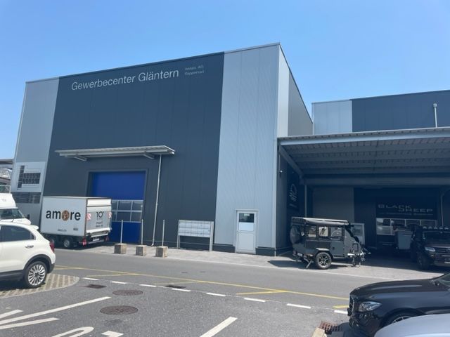 images/inhaltsbilder/glaentern-center-impressionen/0neubau-gewerbehallen-glaentern-an-der-gewerbestrasse-in-reichenburg.jpg